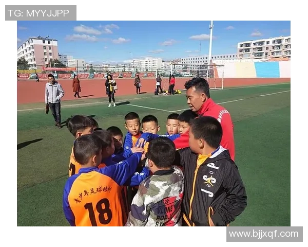 从龅牙足球巨星成长经历看拼搏精神与绿茵场传奇故事