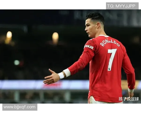 足球明星齐聚一堂展示绿茵场上的荣耀与激情爱与梦想共铸传奇