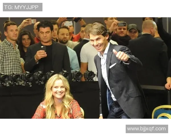 足球明星图集挂布欣赏与装饰艺术价值解析 足球明星图集挂布欣赏与装饰艺术价值解析